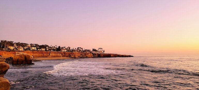 A coast of San Diego as one of the American cities with the most solar energy potential